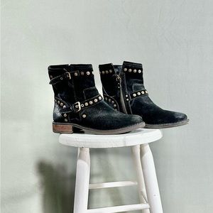 UGG moto ankle boots / black suede true shearling Fabrizio studded size 8.5